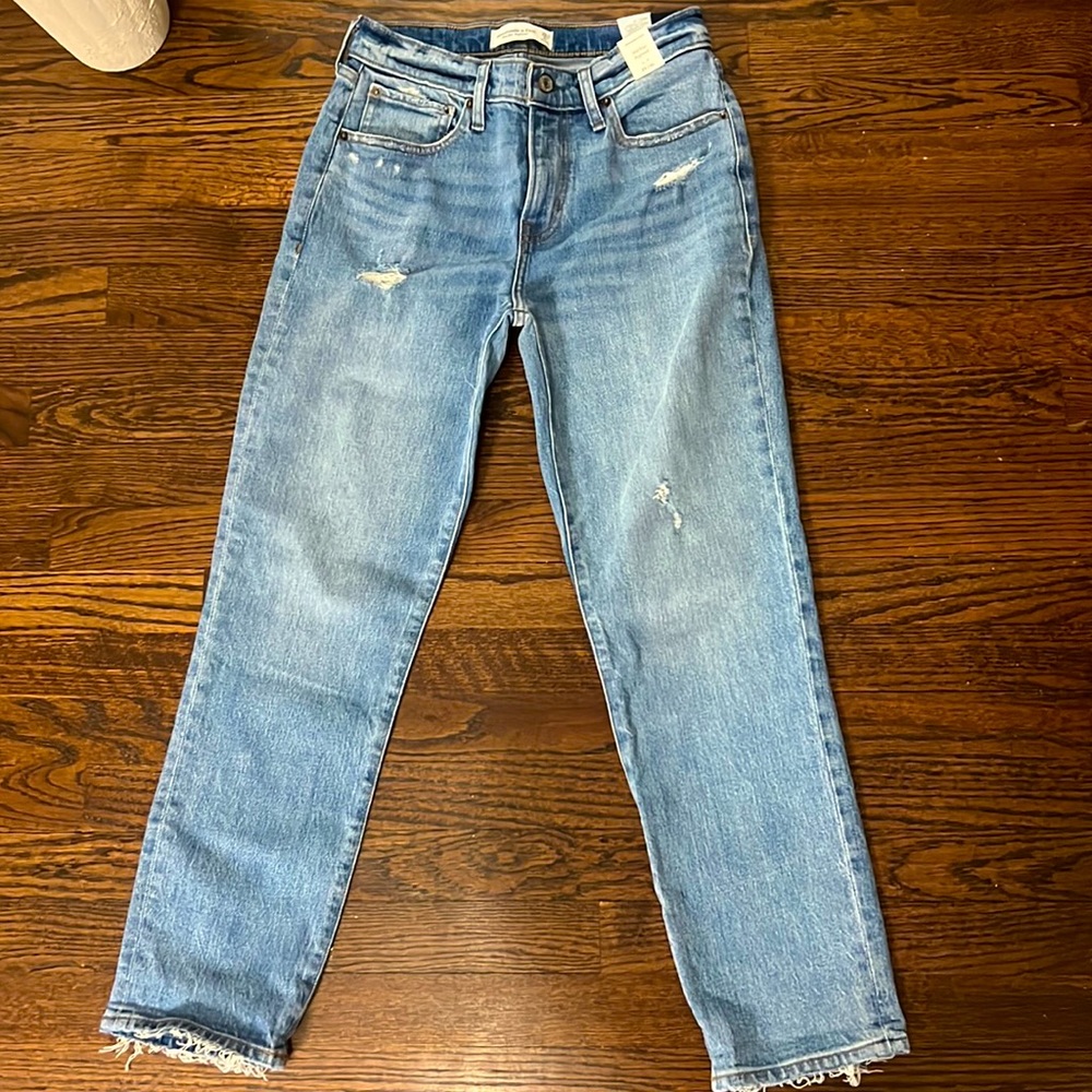 Abercrombie mid rise boyfriend jeans
